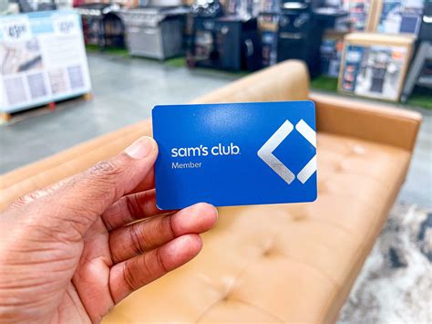 Does Sam's Club Print Photos in Store: Exploring the Intersection of Convenience and Creativity