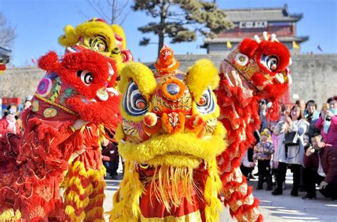 Lion Dance Meaning: A Symphony of Tradition and Modernity